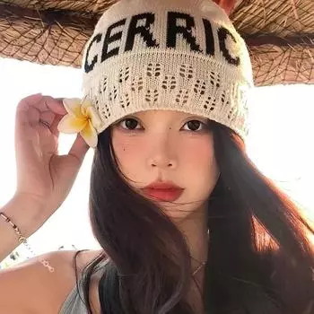 Thin alphabet headgear female summer ins versatile face small pullover hat hollowed out big head circumference knitted hat M56-58cm