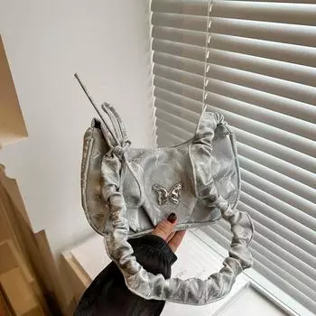 Популярная сумка этого года 2024, новая нишевая повседневная сумка через подмышку, простая и модная сумка через плечо, маленькая квадратная сумка, сумка-мессенджер чёрный