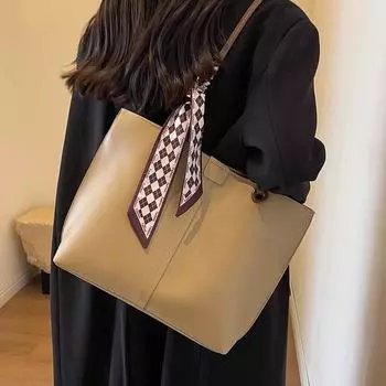 This year s popular bag women s large-capacity 2024 new casual versatile shoulder bag texture class commuter tote bag No specification чёрный