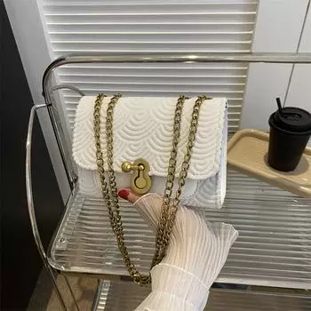 This year s popular fashion Korean version chain small bag women s 2024 autumn and winter new versatile commuter messenger small square bag розовый