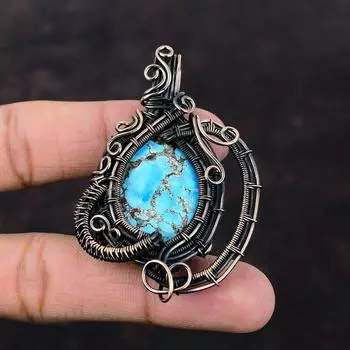 Тибетский бирюзовый кулон Медная проволока Обернутый кулон Бирюзовый драгоценный камень Ювелирные изделия Дизайнерский кулон Медные украшения ручной работы Подарок на годовщину
