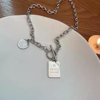 Титановая сталь Не выцветает Темпераментные аксессуары Хип-хоп ожерелье Холодный ветер Буква Квадратный бренд Цепочка на ключицу Цепочка на шею Изделие