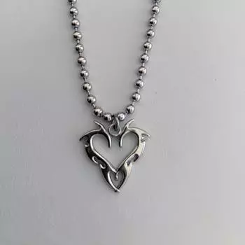 Титановая сталь Ретро Металл Любовь Тотем Ожерелье Нержавеющая сталь Нишевый стиль Подвеска Spice Girl