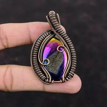 Титановый кулон Друзы , ювелирные изделия в медной проволоке, кулон ручной работы, титановые друзы, ювелирные изделия, медная проволока, кулон с драгоценным камнем, подарок для нее