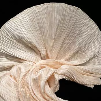 Ткань с ярким блеском, водоотталкивающая, полиэстер, мелкая жатка, сценический фон бежевый