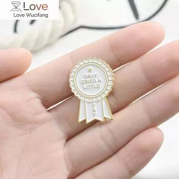 Только Плакать Немного Эмаль Булавка Индивидуальная Медаль Броши Наградной Значок Для Сумки Булавка Пряжка Простой Забавный Ювелирный Подарок Для Друзья