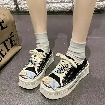 Толстая подошва парусиновые повседневные спортивные прогулочные женские туфли для фитнеса на платформе кроссовки модные дышащие милые женские туфли 2024 35 чёрный