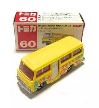 Tomica 060 Mitsubishi Rosa kindergarten bus