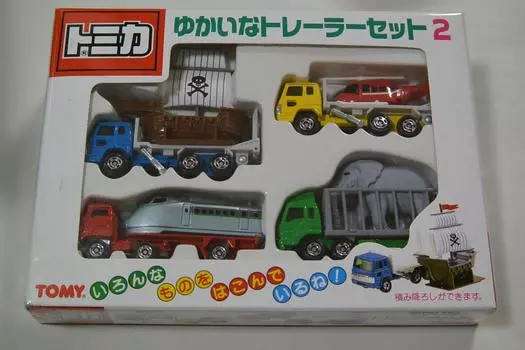 Tomica Fun Trailer Set 2 Contains a lot of Red TOMY logo things!