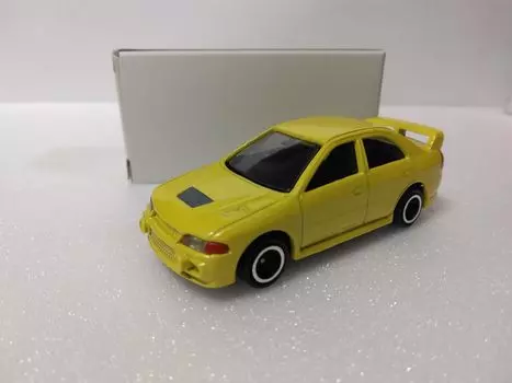 Tomica Mitsubishi Lancer Evolution IV Желтый в Mini Car (Сделано в Китае) жёлтый