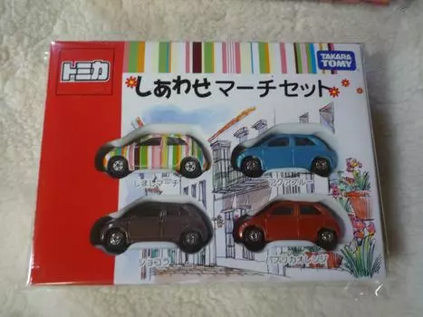 Tomica Подарочный набор «Март счастья»