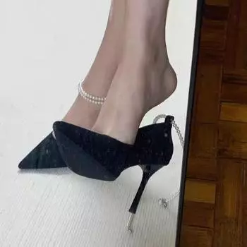Тонкий каблук черный красивый 2025 новый высокий каблук женский острый жемчужный браслет на щиколотку ощущение одиночные туфли не устают ноги слово пояс 34