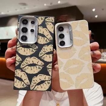 Тонкий противоударный чехол с принтом желтых губ для Samsung S24 FE S23 Ultra S22 Plus A55 A16 A54 A15 A35 A34 A14 с текстурой кожи, матовый мягкий чехол из ТПУ Samsung S24 чёрный