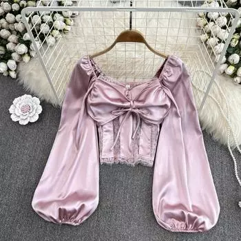 Тонкий укороченный топ с квадратным вырезом и пышными рукавами в стиле ретро в стиле ретро