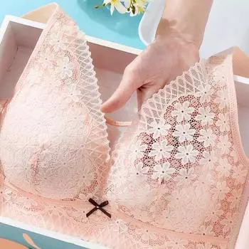 Тонкое нижнее белье, большая грудь демонстрирует небольшую сборку, без топа со стальным кольцом, антисветовой бюстгальтер. 36/80C чёрный