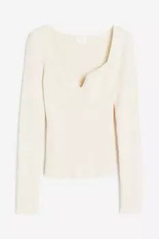 Топ рельефной вязки с вырезом сердечком