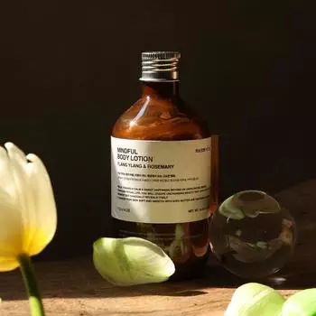 TOUN28 Лосьон для тела 300 мл 1 из 3 вариантов (Сандал / Иланг-иланг / Перперментная мята)