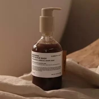 TOUN28 Скраб для тела 300 мл 1 из 3 вариантов (Сандал / Иланг-иланг / Перечная мята)