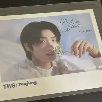 Tours Yoa-jeong Polaroid Gifted