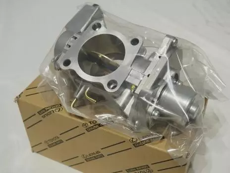 TOYOTA Genuine LAND CRUISER Diesel Throttle Body 26100-67100