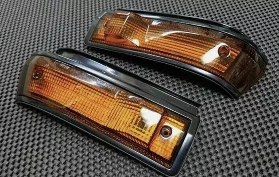 Toyota Genuine Trueno AE86 Sprinter Turn Signal Lamp Lens LH RH Pair Set