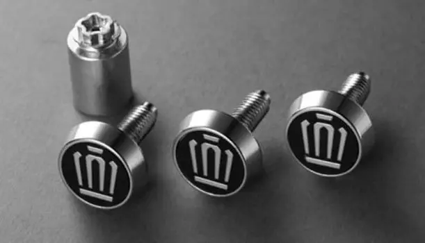 TOYOTA подлинная оригинальная лицензия Rock bolt логотип Crown [Отечественные запчасти] (для тарелки) 08407-00630