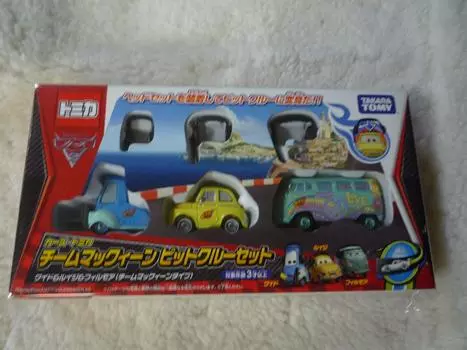 Toys R Us Limited Cars Tomica Team McQueen Pit Crew набор