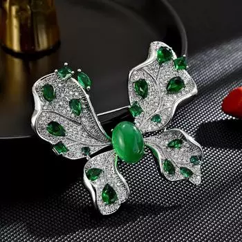 Тяжелая промышленность Advanced Sense Европейская ретро микро инкрустация цирконием халцедоном брошь-бабочка Высококачественные атмосферные аксессуары для корсажа золотой