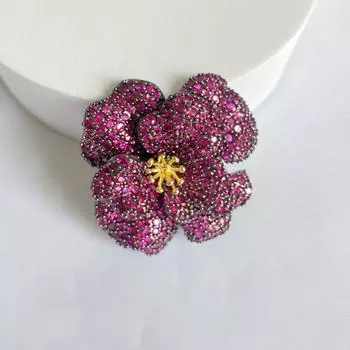 Тяжелая промышленность Европейская роскошь Высококачественная женская медная брошь Высококачественная женская изысканная роскошь Темпераментный фиолетовый цветок корсаж розы красного