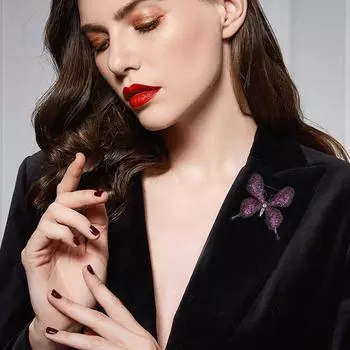 Тяжелая промышленность, полная циркониевой бабочки, роскошная изумрудная брошь, элегантная брошь для пиджака высокого класса фиолетовый