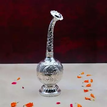 Традиционный латунный гулаб паш с серебряным покрытием | Разбрызгиватель для розовой воды и святой гангаджал и духов для пуджи и свадьбы, декоративный экспонат 22.5 CM