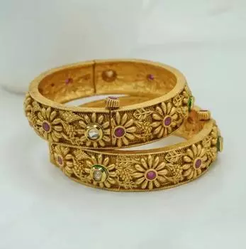 Традиционный позолоченный браслет с цветочным орнаментом 2.2 золотой