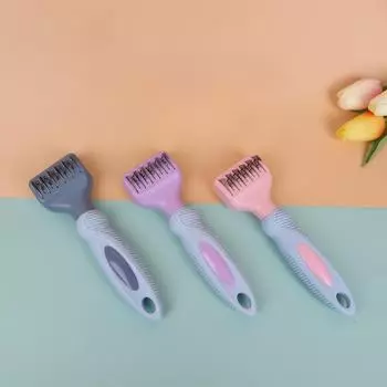 Трехцветная расческа для распутывания шерсти кошек и собак 92298 розовый