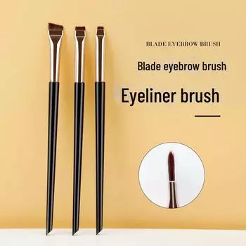 Трехлезвийная скошенная кисть для подводки глаз, бровей и консилера для точной прорисовки деталей