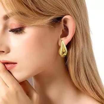 Трехмерные серьги в форме капли