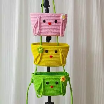 Трехслойная настенная корзина для хранения в виде курицы, креативная подвесная корзина для хранения вещей в общежитии, хлопчатобумажная нить, тканый артефакт, настенное украшение Three-layer storage baske разноцветный