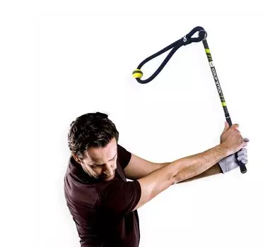 Тренажер для гольфа с канатом и ударной палкой. Пособие для тренировок в помещении для отработки дистанции и обратной связи при замахе. чёрный