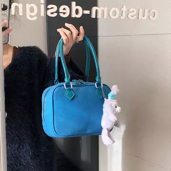 Тренд 2025 года: женская матовая универсальная сумка через плечо — небольшой квадратный дизайн 22*8*16