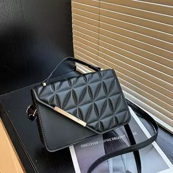 Трендовая корейская версия 2024 года, весна и лето, новая модная персонализированная сумка-мессенджер, маленькая квадратная сумка, красивая модная портативная женская сумка через плечо чёрный