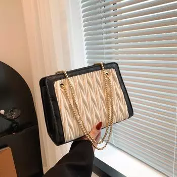 Трендовая текстура вмятины сумка для поездок на работу 2024 новая модная большая вместительная персонализированная сумка-мессенджер с цепочкой в иностранном стиле чёрный