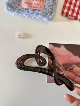 Трендовая заколка-краб для волос в форме сердца для женщин, заколки для волос, корейский дизайн, зажим-акула, акриловые заколки для волос с сердечками, аксессуары для волос, заколки-бабочки, головные уборы Size fits all