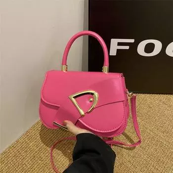 Трендовый нишевый дизайн универсальная маленькая квадратная сумка женская сумка 2024 иностранный стиль однотонная текстура косая сумка чёрный