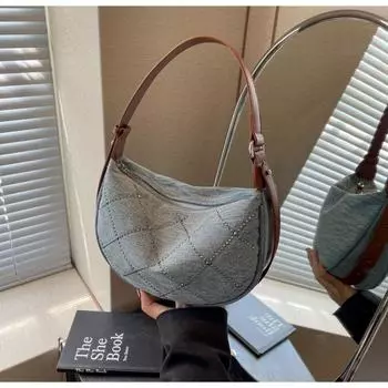 Trendy and personalized daily commuter small bag, simple women s bag, shoulder bag, underarm bag, casual daily bag.