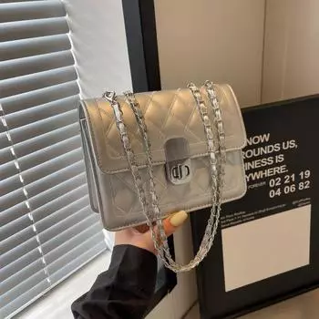 Модная, красивая и стильная маленькая квадратная сумка на одно плечо, сумка-мессенджер, женская летняя сумка 2024 года, новая модная повседневная сумка с индивидуальной цепочкой чёрный