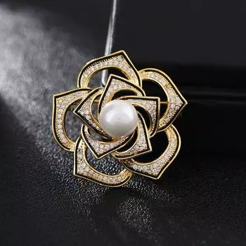 Trendy French retro camellia pearl brooch women s light luxury high-end temperament elegant pin exquisite corsage accessories
