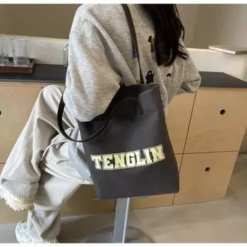 Trendy Letter Printed Casual Commuting Large Capacity 2023 New Trendy Western Style Pendant Soft Surface Shoulder Tote Bag