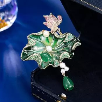 Trendy natural freshwater pearl lotus leaf brooch autumn and winter high-end brooch pin cheongsam suit coat accessories зелёный