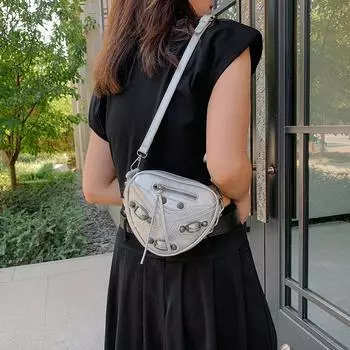 Trendy retro simple shoulder bag fashion trend messenger bag 2024 summer new simple fashion love bag чёрный