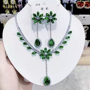 Trendy Zircon Luxury Necklace Earrings Set Wearing Skirt Green Flower Tassel темно-зеленого