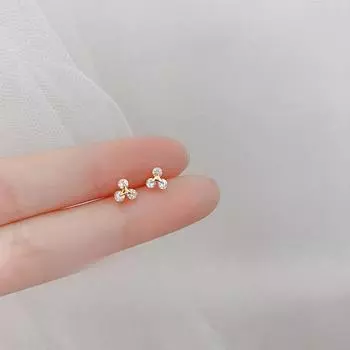 Треугольные маленькие серьги-гвоздики, летние новые золотые геометрические простые серьги, студенческие женские серьги золотой